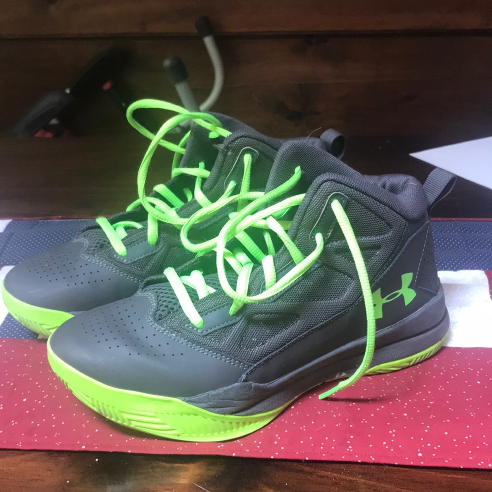 Kid size basketball sneakers 👟
